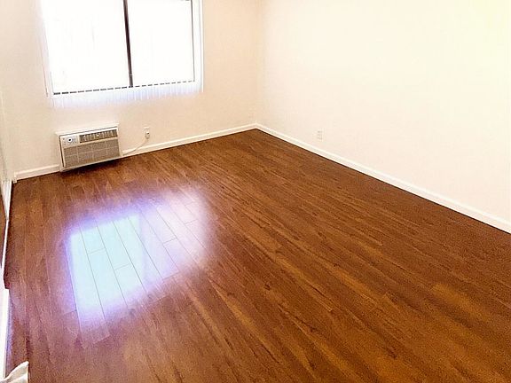 5th image of 3669 Westwood Blvd #12
