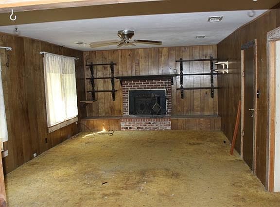 3rd image of 304 S Dubois St