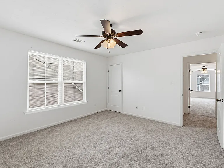 8017 Battle St — Photo 11