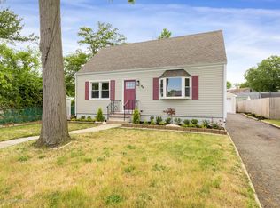 44 Pinewood Ave, Hazlet Township, NJ