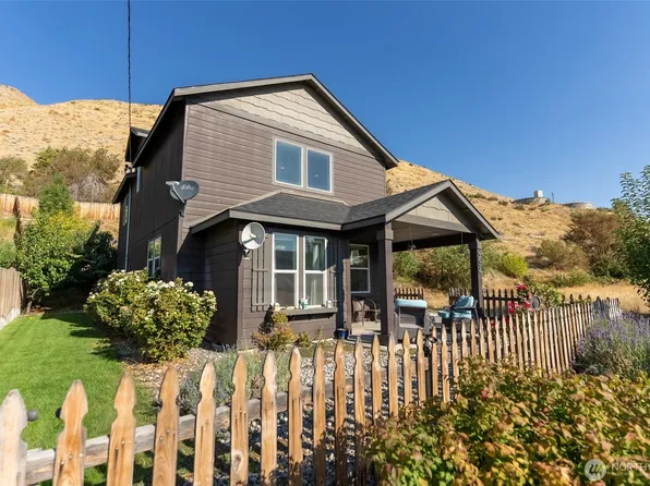 134 Ives Street, Pateros, WA 98846