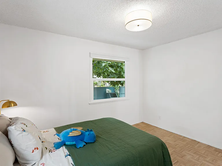 22736 Cantlay St — Photo 16