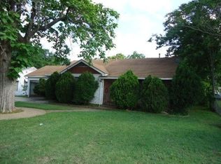 4340 Kernack St, Cockrell Hill, TX 75211