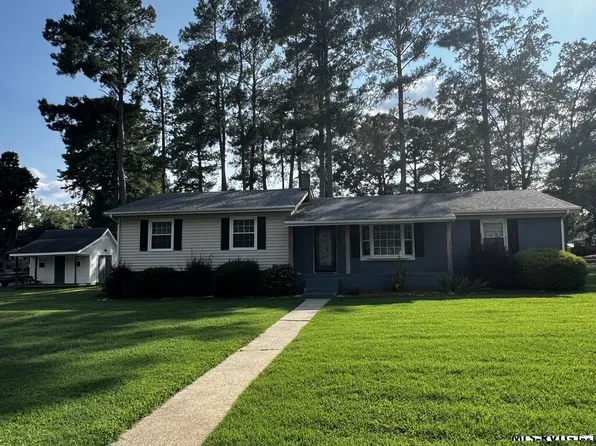 101 Autumn Ct, Roanoke Rapids, NC 27870