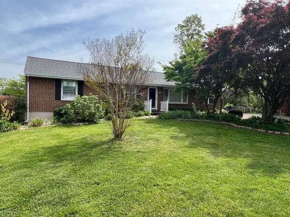 236 Parkwood Ave, Salem, VA 24153