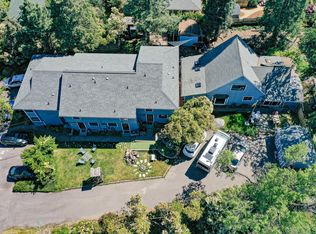 67 Woolen Way APT 1-4, Ashland, OR 97520