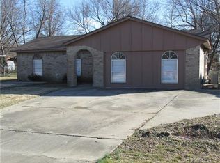 1101 SW 3rd St, Wagoner, OK 74467