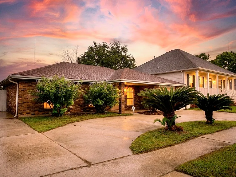 3228 Veronica Dr — Photo 1