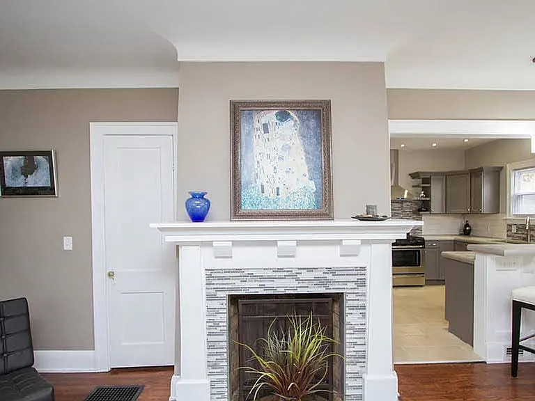 1601 Circular Rd — Photo 2
