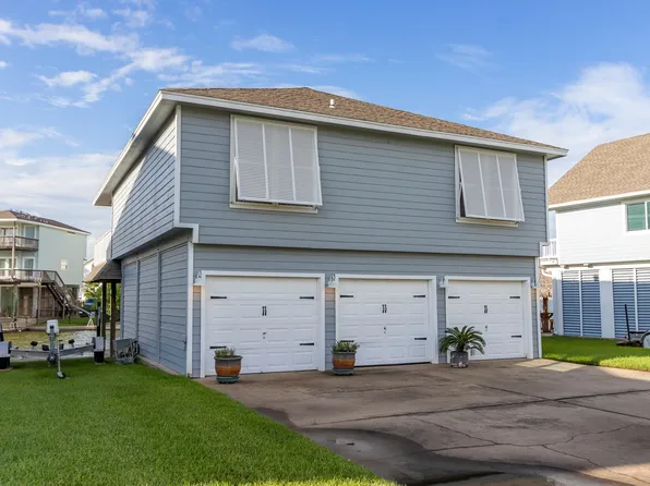 1330 Leilani Dr, Tiki Island, TX 77554