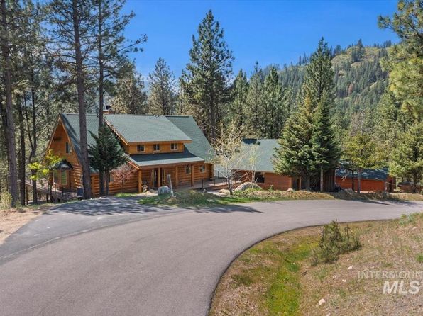 93 Blue Shadow Dr, Garden Valley, ID 83622