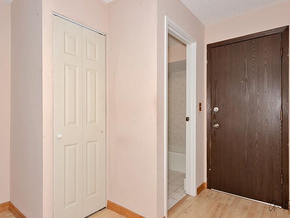 5th image of 15 Parkside Ct APT 14