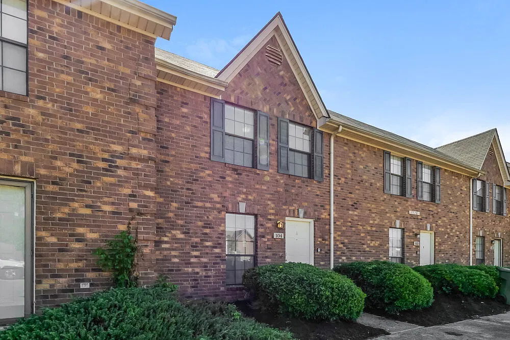 2 bed, 1.5 bath, 1280 sqft, $1,200 — Photo 4