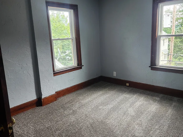 811 Sheridan Ave — Photo 6