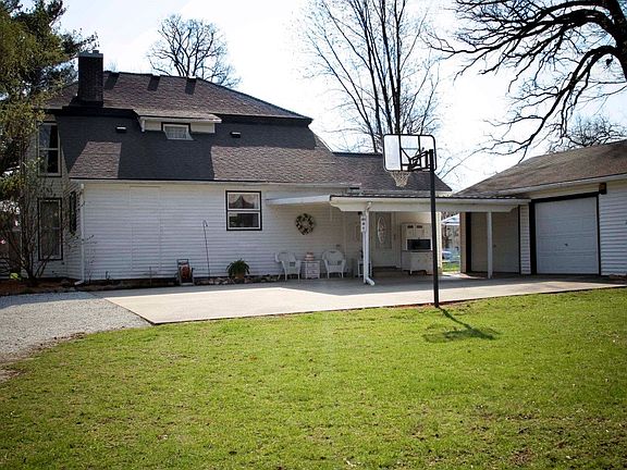 3rd image of 304 Lincoln St