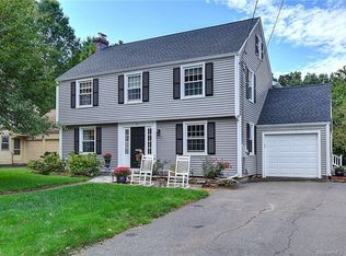 33 Rosedale Rd, West Hartford, CT 06107