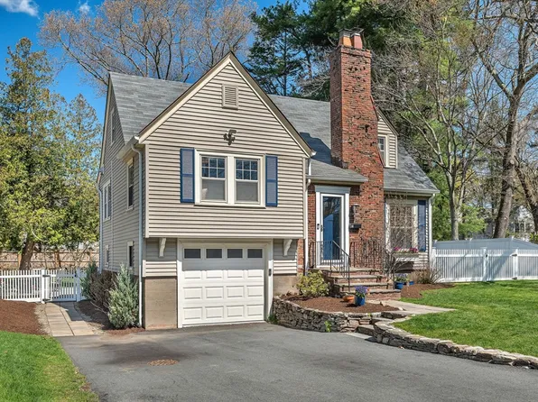 30 Pine Plain Rd, Wellesley, MA 02481