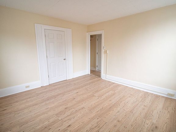 3rd image of 323 Pleasant St APT 3