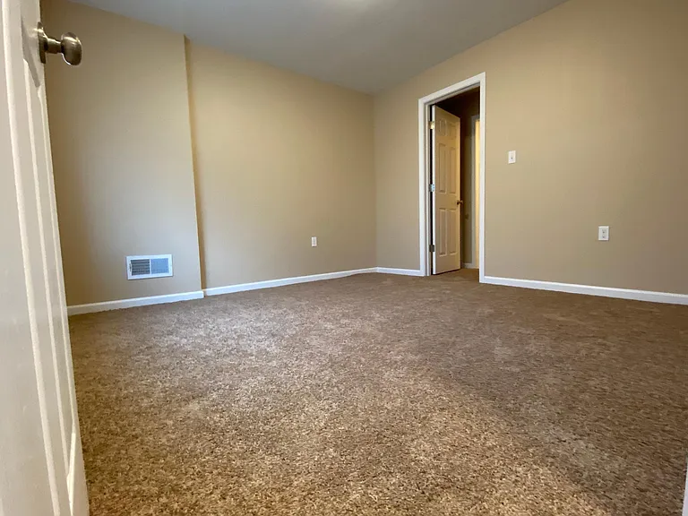 2255 McKees Rocks Rd #B — Photo 9