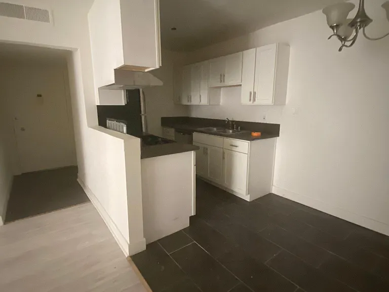 1710 Purdue Ave #102 — Photo 7