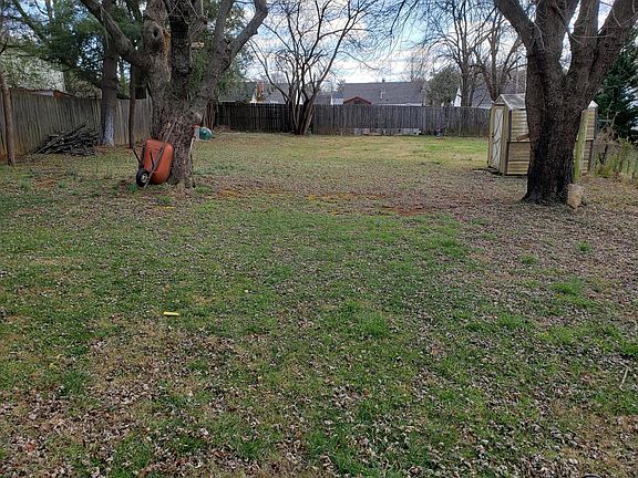 3rd image of 2625 Churchill Dr NW