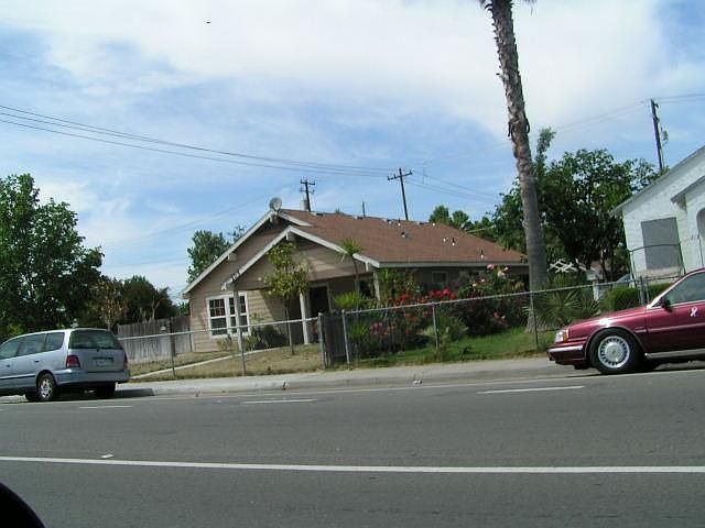 2nd image of 205 E Whites Bridge Ave