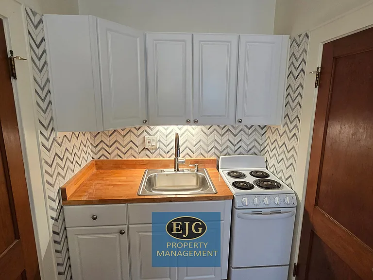 42 N State St #1 — Photo 10