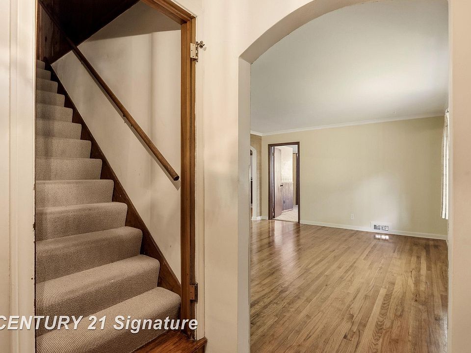 25th image of 1525 Beech St