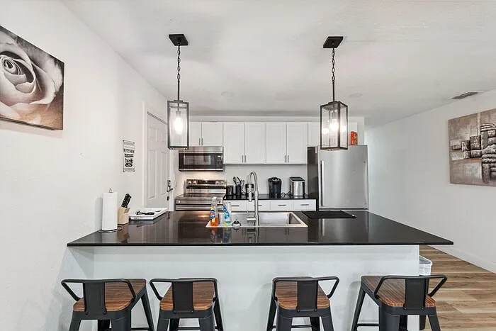 8511 N 11th St — Photo 5