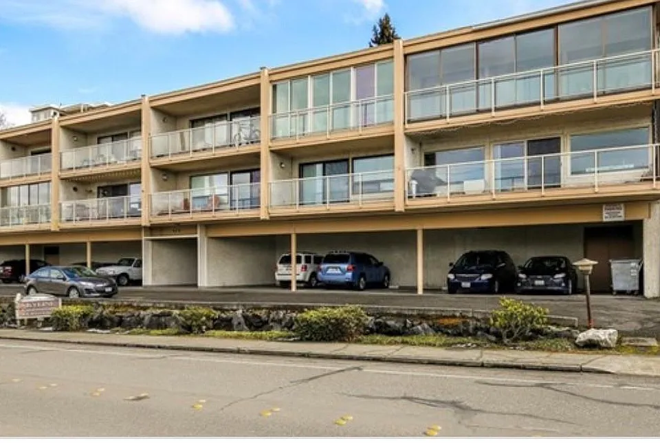 414 Boulevard St #201