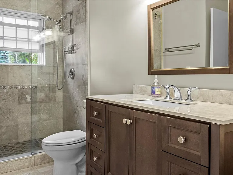 6885 NW 75th Pl — Photo 36