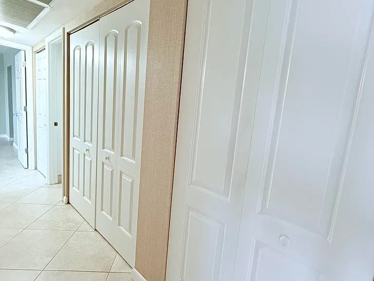 401 Golden Isles Dr #913 — Photo 15