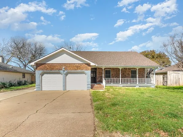 413 Oakwood Cir, Shady Shores, TX 76208