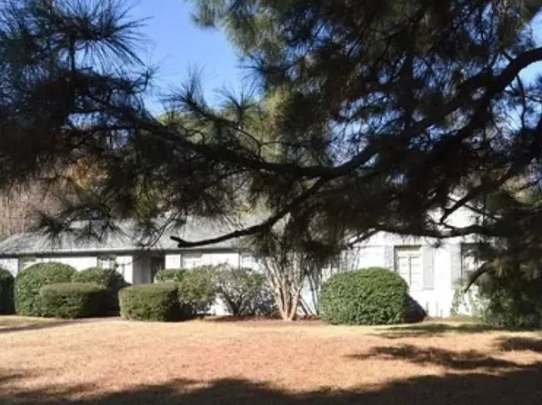 403 E Harding Ave, Greenwood, MS 38930