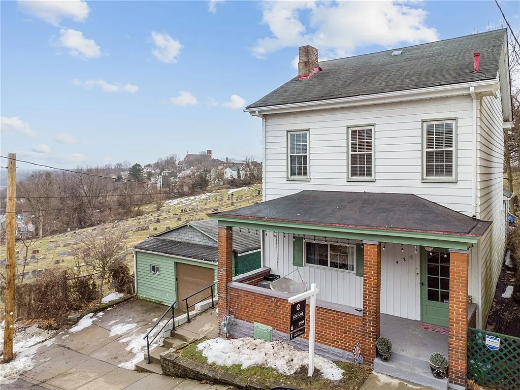 427 Walnut St photo 1