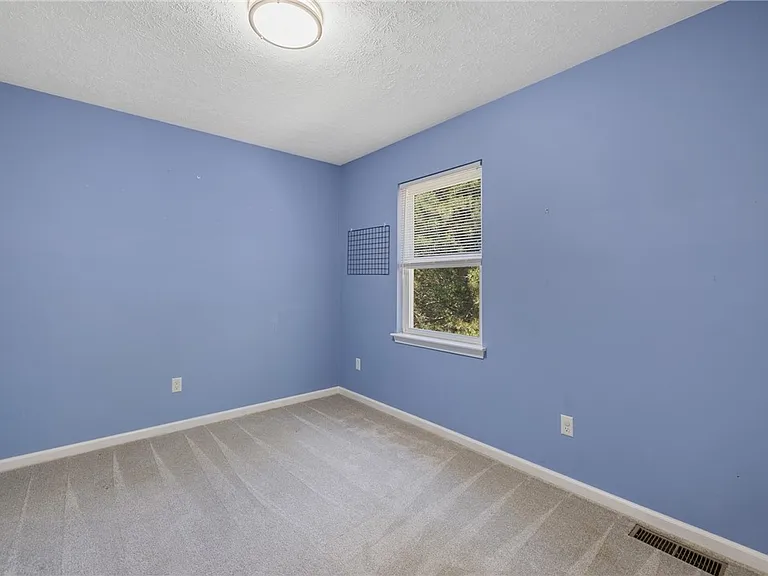 40 Alverstone Way — Photo 34