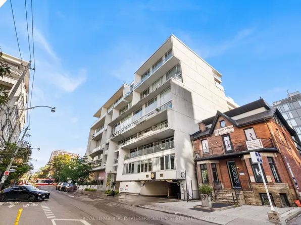 75 Portland St #205, Toronto, ON M5V 2M9