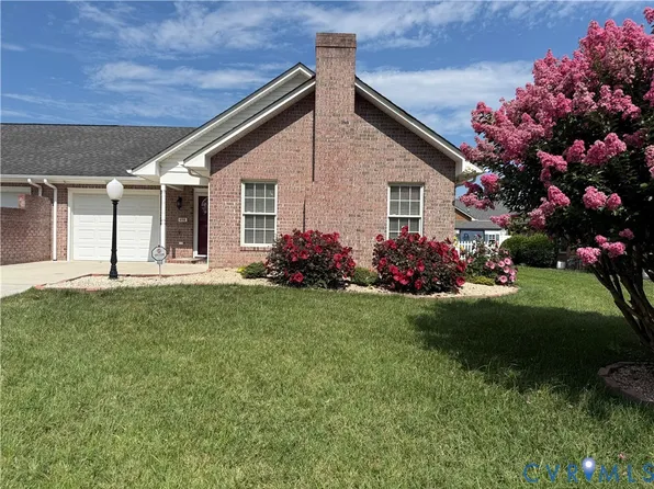 408 Cobblestone Dr, Hopewell, VA 23860