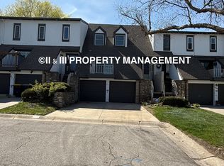 411 Woodbridge Ln, Kansas City, MO 64145