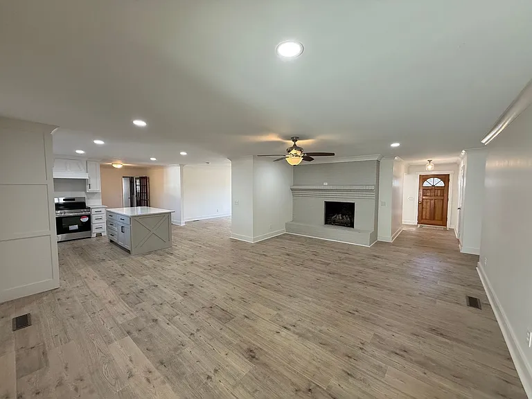 805 7th St NE — Photo 9