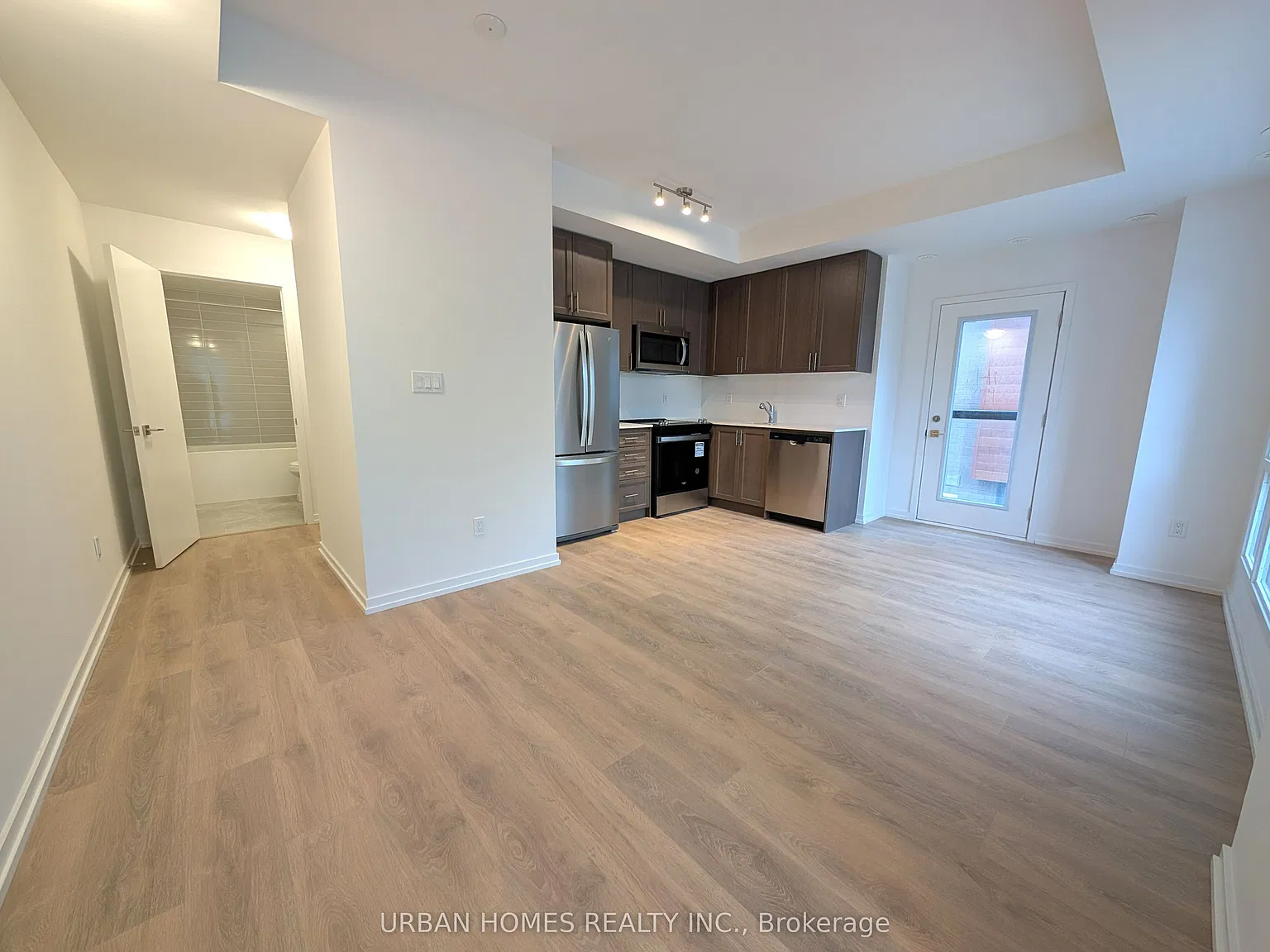 1 bed, $2,100 — Photo 3