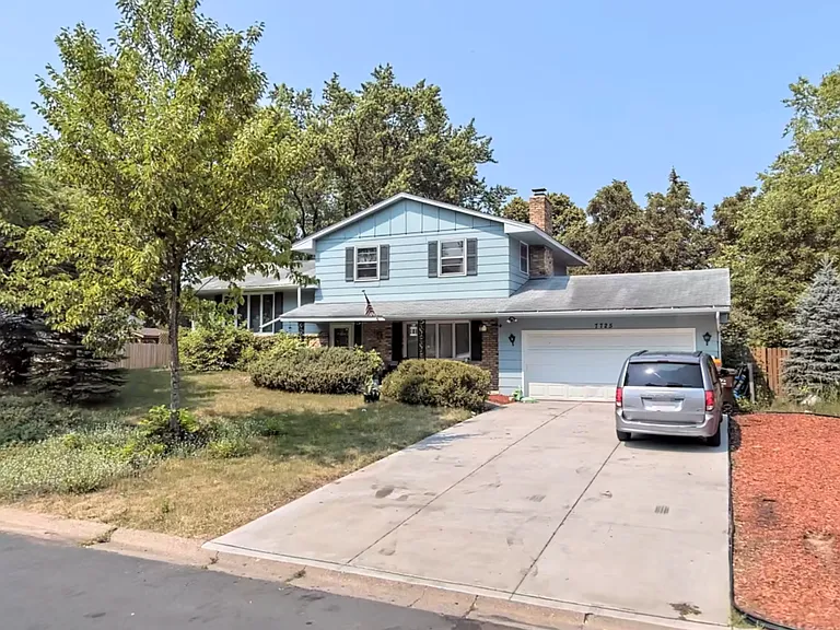 7725 Tessman Dr N — Photo 2