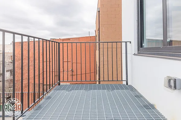 Rented by MySpaceNYC | media 70