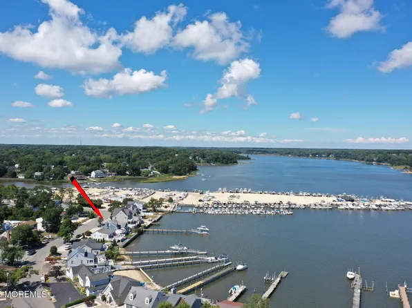 203 Riverside Drive N, Brick, NJ 08724