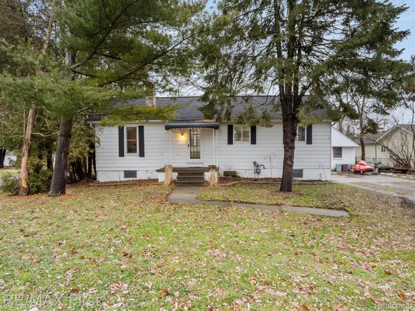 5367 River Rd, East China, MI 48054