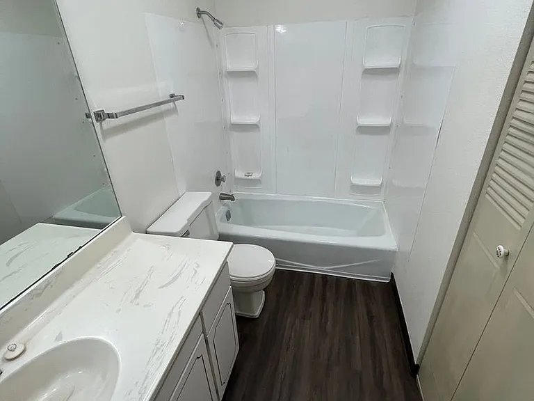 Courtyard Apartment Homes - 816 — Photo 21