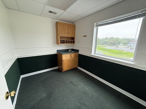 3rd image of 1230 Woodland Dr #208