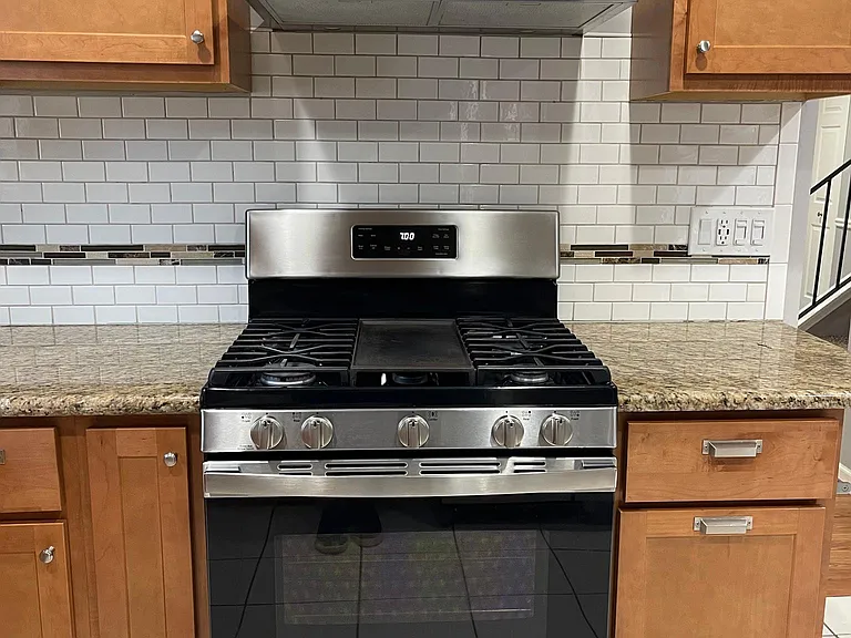 3050 Long Grove Ln — Photo 9
