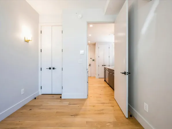 1890 Pelham Parkway South image 7 of 18