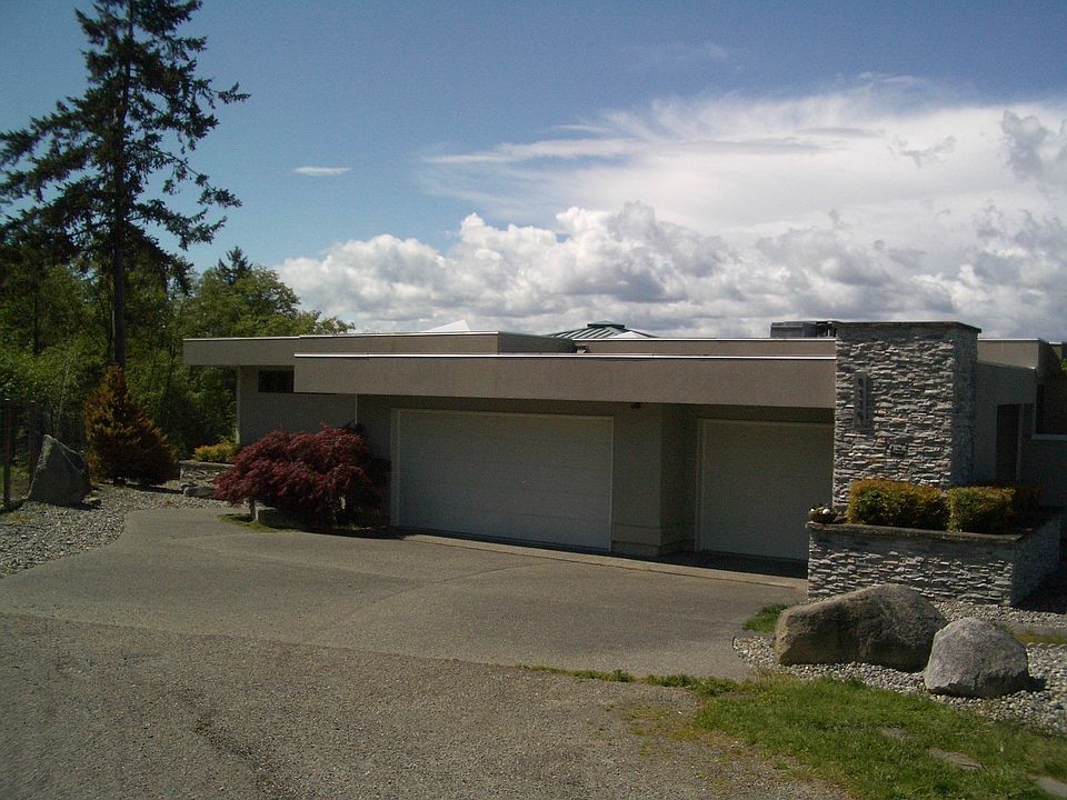 2nd image of 8330 Lookout Ln